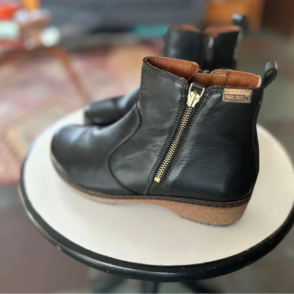 Black Leather Ankle Boots Pikolinos Granada dual zippers like new - Picture 2 of 6
